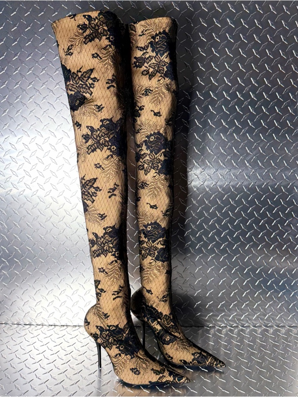 Balenciaga Dentelle Lace Over The Knee Lace Knife Boots in Beige/Black 37 - Picture 2 of 7